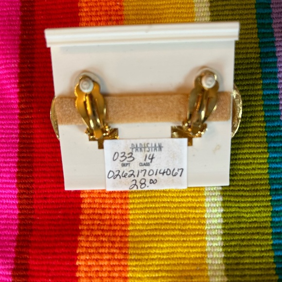 Iconic vintage Anne Klein clip on earrings NWT (bin16) - Picture 2 of 2